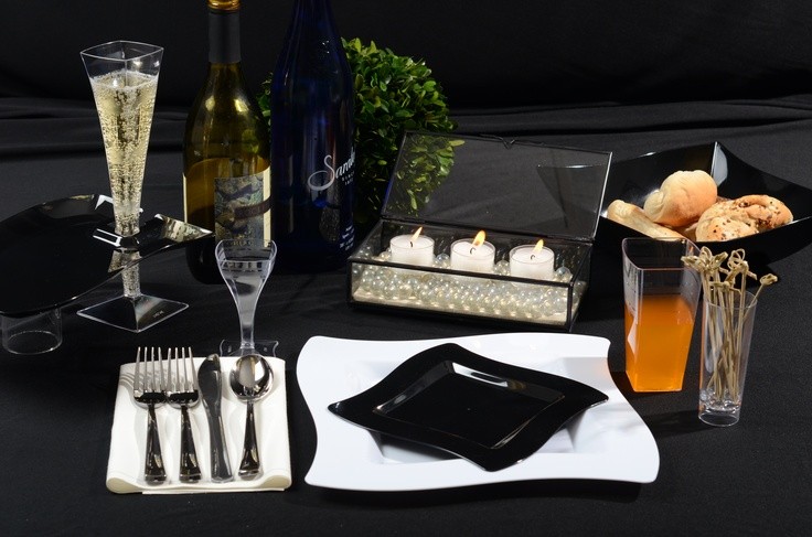 Disposable tableware wine glasses and champagne flutes disposable cutlery finger food cups